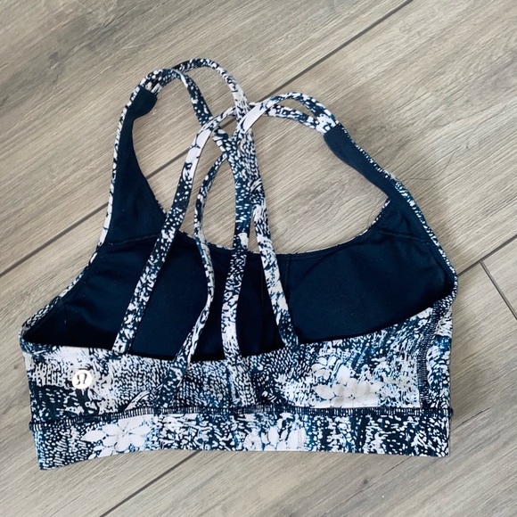 Lululemon sports bra - Picture 2 of 2